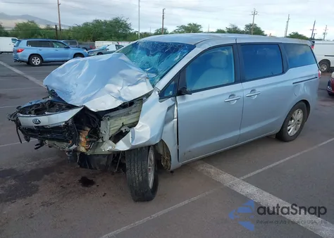 2018 Kia Sedona Lx z USA, uszkodzony, nr VIN KNDMB5C17J6389120